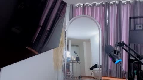 Nicky online show from April 2, 2026, 8:28 pm