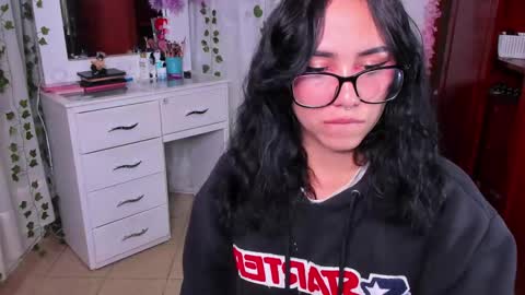 Snapshot of nico_lette_ chatting on December 7, 2024, 3:25 am Nico online show from December 7, 2024, 3:25 am