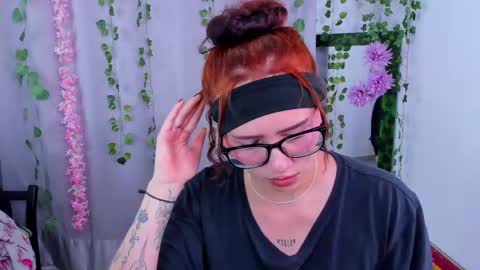 Snapshot of nico_lette_ chatting on February 21, 2025, 4:40 am Nico online show from February 21, 2025, 4:40 am