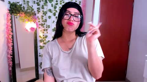 Snapshot of nico_lette_ chatting on October 6, 2025, 11:35 pm Nico online show from October 6, 2025, 11:35 pm