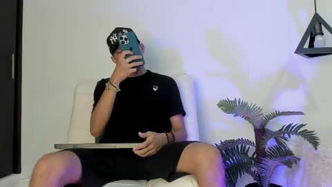 Snapshot of nico_saint_ chatting on May 30, 2026, 11:29 am nico_saint_ online show from May 30, 2026, 11:29 am