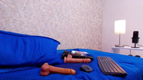 Nicol online show from February 8, 2025, 1:22 am