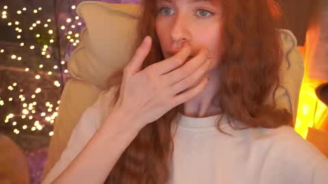 Nicol Moonn online show from March 10, 2026, 2:33 pm