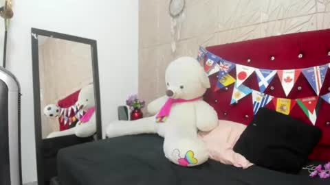 Snapshot of nicol_zurich chatting on July 1, 2026, 7:46 pm NIKOL online show from July 1, 2026, 7:46 pm