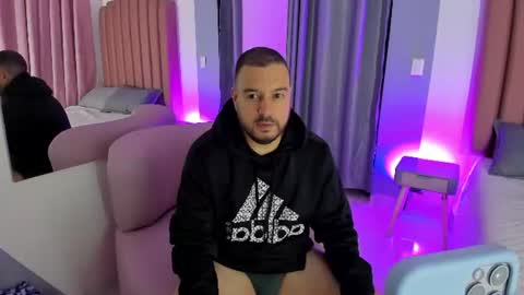 nicola_d_angelo online show from July 3, 2026, 9:10 pm