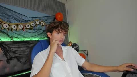 Snapshot of nicolasferrer18 chatting on October 31, 2025, 5:14 pm nicolasferrer18 online show from October 31, 2025, 5:14 pm