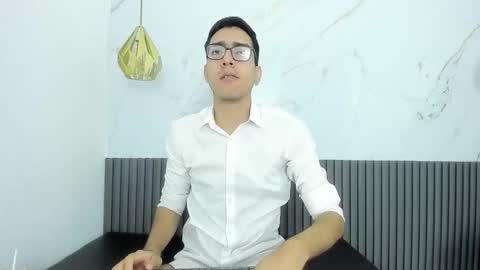 nicolasfine online show from January 9, 2026, 11:57 am