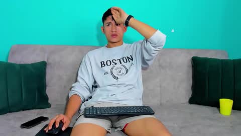 nicolastorres__ online show from February 10, 2026, 8:57 pm