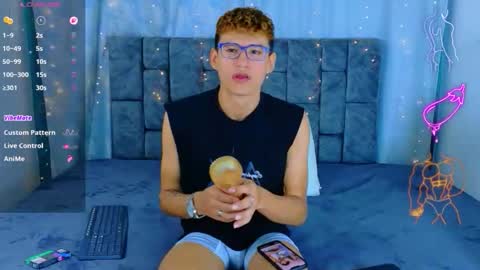 nicolastorres__ online show from May 19, 2026, 4:19 am