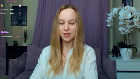 Nicoletta online show from April 3, 2026, 6:39 pm