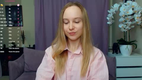 Nicoletta online show from April 6, 2026, 6:42 pm