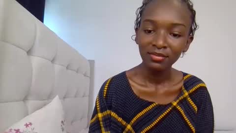 nicole161117 online show from February 16, 2026, 7:26 am