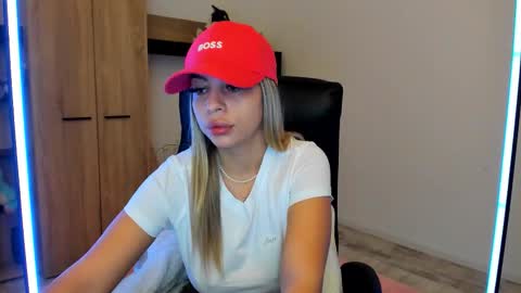 Snapshot of nicole___19 chatting on February 5, 2026, 6:01 pm Nico online show from February 5, 2026, 6:01 pm