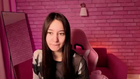 Nicole online show from May 19, 2026, 1:11 am