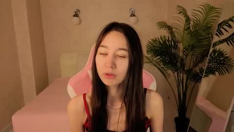 Nicole online show from May 25, 2026, 1:11 am