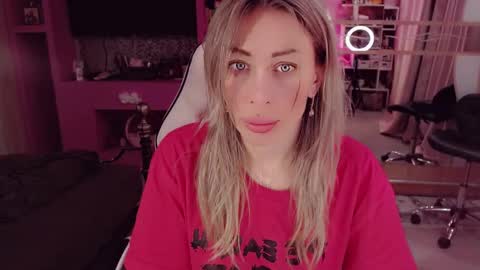 Snapshot of nicole_g0ld_ chatting on March 1, 2026, 10:12 pm Nicole online show from March 1, 2026, 10:12 pm