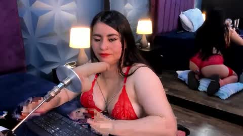 Nicole online show from April 7, 2026, 3:40 am