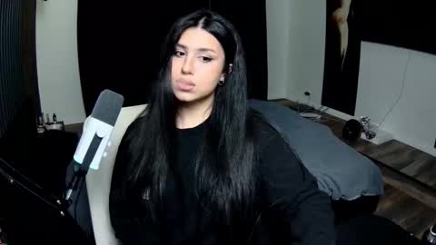 My name is Nicole. I m completely new here online show from March 1, 2026, 4:42 pm