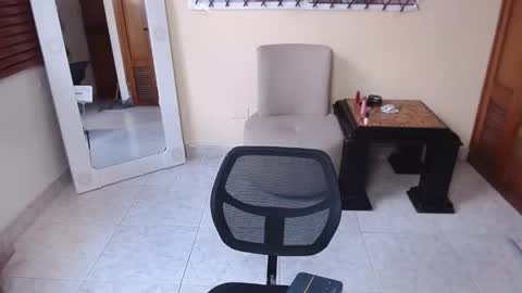 Nicole Santana online show from February 3, 2026, 10:15 pm