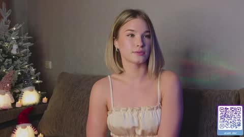 Snapshot of nicole_w00 chatting on December 9, 2024, 3:54 pm Nicole online show from December 9, 2024, 3:54 pm