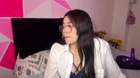 Snapshot of nicole_wc chatting on September 27, 2025, 4:28 am Nicole online show from September 27, 2025, 4:28 am