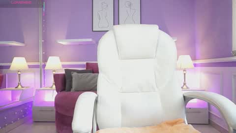 Nicole Crawft online show from October 9, 2025, 7:23 pm