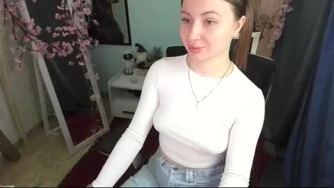 Nicole online show from February 8, 2026, 7:45 am