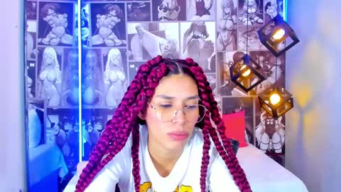Snapshot of nicolee_angels chatting on January 8, 2025, 1:41 pm N i c o l e online show from January 8, 2025, 1:41 pm