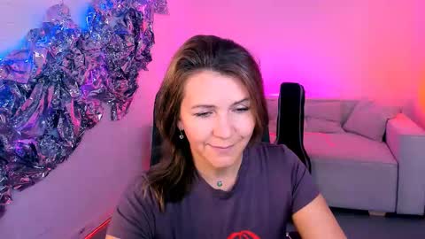 Snapshot of nicolehits chatting on September 15, 2025, 5:18 am nicolehits online show from September 15, 2025, 5:18 am
