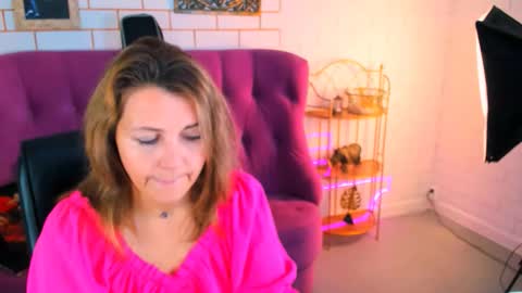 Snapshot of nicolehits chatting on October 6, 2025, 9:29 am nicolehits online show from October 6, 2025, 9:29 am