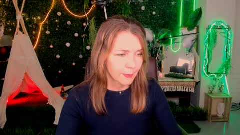 nicolehits online show from April 6, 2026, 1:12 pm