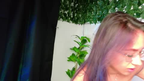 nicoleirisxxx online show from April 1, 2026, 5:19 am