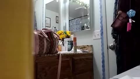 Snapshot of nicolelamm123 chatting on April 16, 2026, 11:22 am nicolelamm123 online show from April 16, 2026, 11:22 am