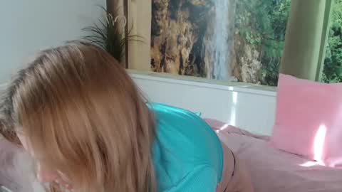 Snapshot of nicolelinharts chatting on January 30, 2025, 12:16 pm Birthday online show from January 30, 2025, 12:16 pm