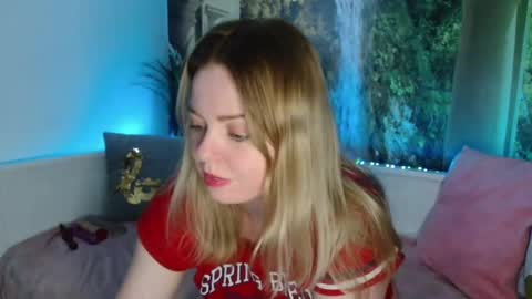 Snapshot of nicolelinharts chatting on February 23, 2025, 9:48 pm Birthday online show from February 23, 2025, 9:48 pm