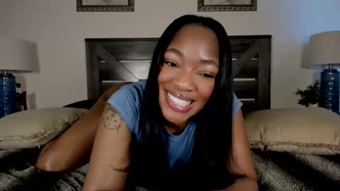 Nicole online show from March 28, 2026, 9:25 pm