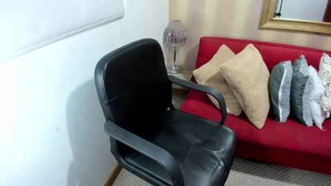 Nicolettcolin  online show from July 3, 2026, 5:52 pm