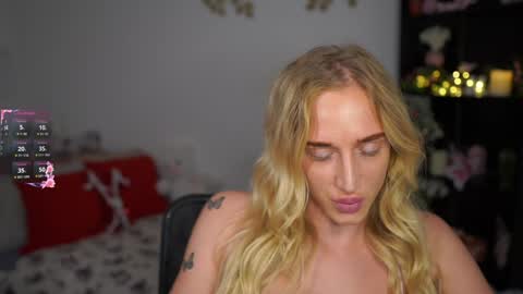 Snapshot of nicolette__shea_ chatting on December 20, 2024, 10:05 am nicolette__shea_ online show from December 20, 2024, 10:05 am