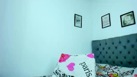  ELIZABETH  online show from November 17, 2025, 1:33 am