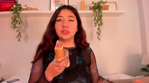 Snapshot of nicolle_evanss_ chatting on June 27, 2026, 6:29 am nicolle_evanss_ online show from June 27, 2026, 6:29 am