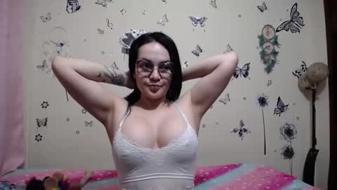 Snapshot of nicolle_sky chatting on March 5, 2026, 8:32 am nicolle_sky online show from March 5, 2026, 8:32 am