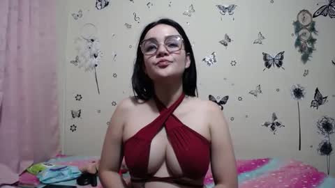 Snapshot of nicolle_sky chatting on March 18, 2026, 9:23 am nicolle_sky online show from March 18, 2026, 9:23 am