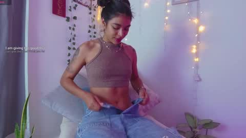 Nicolle online show from May 15, 2026, 12:12 pm