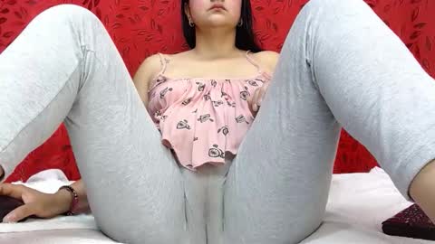 NICOLLE online show from May 15, 2026, 9:22 pm