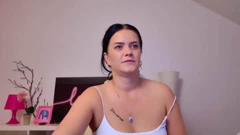 Snapshot of nicolsparklex chatting on May 8, 2026, 7:14 am Nicol Sparkle online show from May 8, 2026, 7:14 am