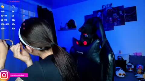 Snapshot of nicorobinn chatting on May 21, 2026, 11:01 pm Lizzie online show from May 21, 2026, 11:01 pm