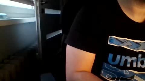 Snapshot of niewidoczny26 chatting on February 1, 2025, 6:32 am Niewidoczny online show from February 1, 2025, 6:32 am