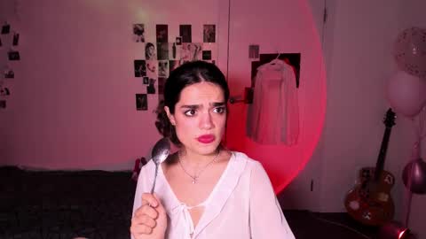 Daisy online show from November 3, 2025, 8:43 pm