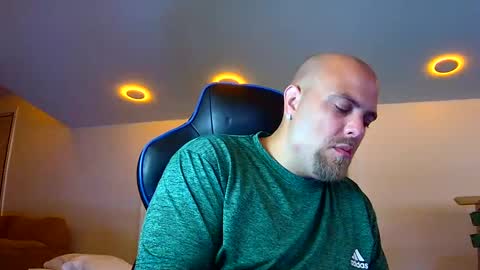 Snapshot of nightlifecouple chatting on September 9, 2025, 2:11 am nightlifecouple online show from September 9, 2025, 2:11 am