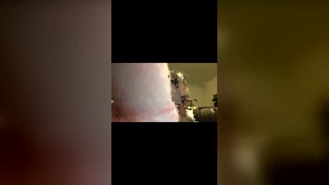 nightmoves1970 online show from April 7, 2026, 1:28 am